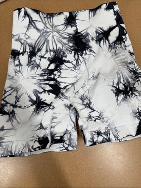 High-Waist Tie-Dye Women’s Bike Shorts - Black & White